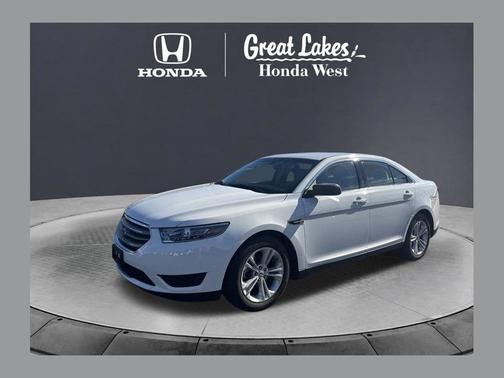 Oxford White 2018 Ford Taurus SE