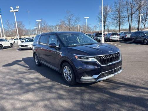 2024 Kia Carnival LX