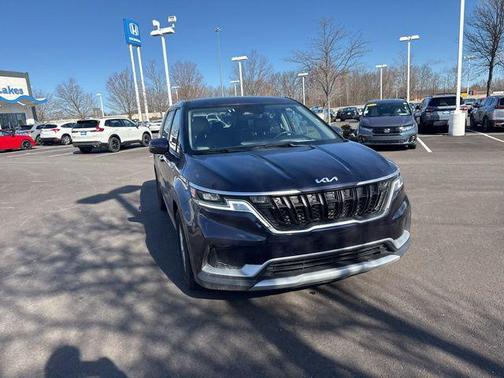 2024 Kia Carnival LX