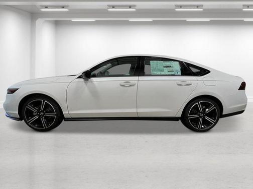 Platinum White Pearl 2026 Honda Accord SE