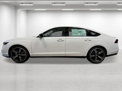 Platinum White Pearl 2026 Honda Accord SE