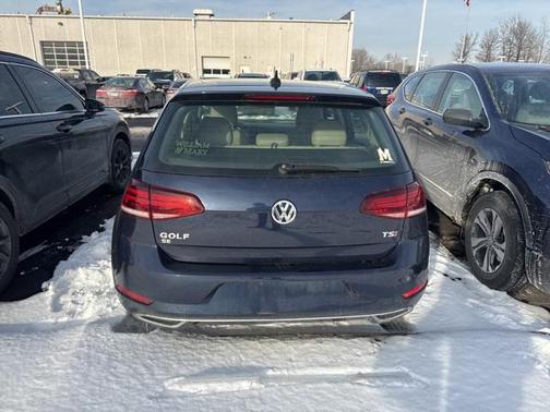 2018 Volkswagen Golf TSI SE