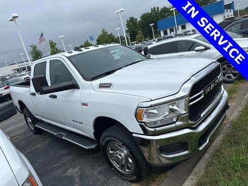 2022 RAM 2500 Tradesman Crew Cab 4x4 6'4' Box