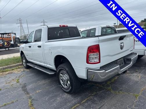 2022 RAM 2500 Tradesman Crew Cab 4x4 6'4' Box