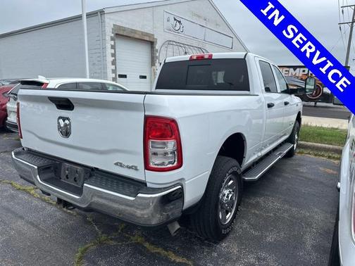 2022 RAM 2500 Tradesman Crew Cab 4x4 6'4' Box