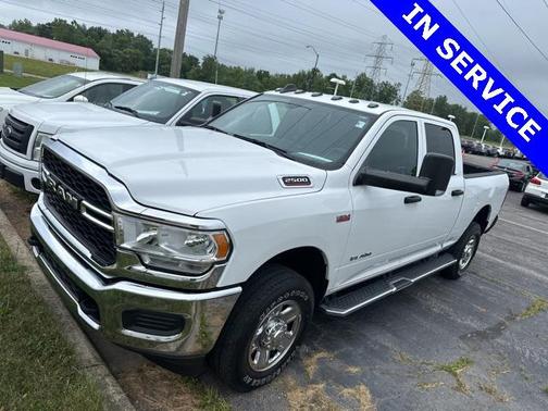 2022 RAM 2500 Tradesman Crew Cab 4x4 6'4' Box