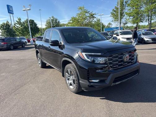 Crystal Black Pearl 2024 Honda Ridgeline TrailSport