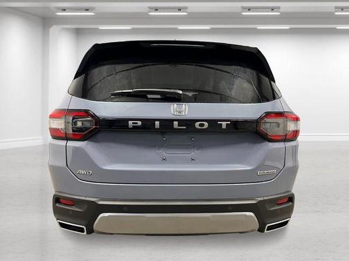 Sonic Gray Pearl 2026 Honda Pilot Touring 8-Passenger