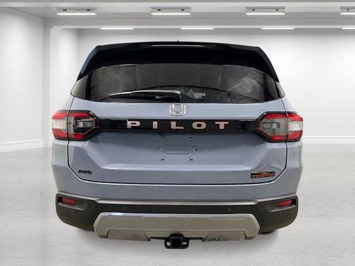 Sonic Gray Pearl 2026 Honda Pilot TrailSport