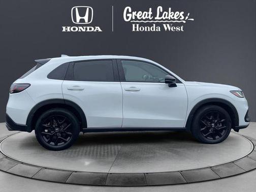 Platinum White Pearl 2024 Honda HR-V Sport