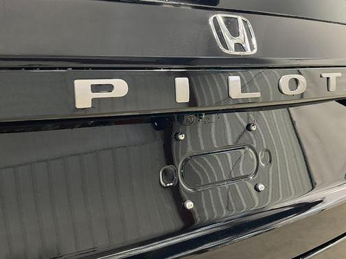 Crystal Black Pearl 2026 Honda Pilot EX-L