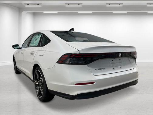 Platinum White Pearl 2026 Honda Accord SE