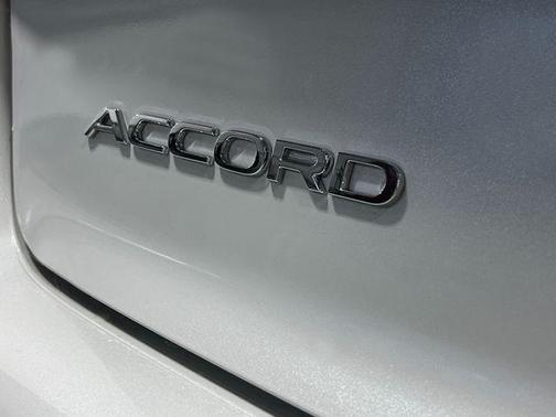 Platinum White Pearl 2026 Honda Accord SE
