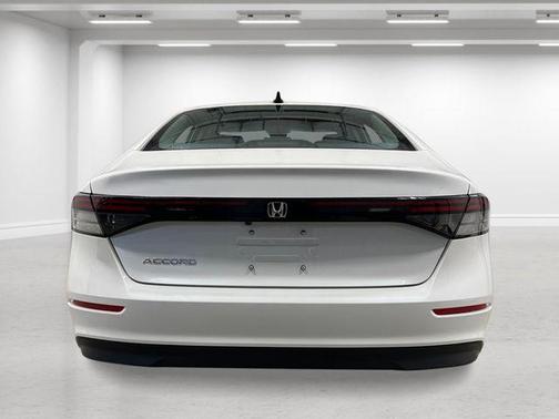 Platinum White Pearl 2026 Honda Accord SE