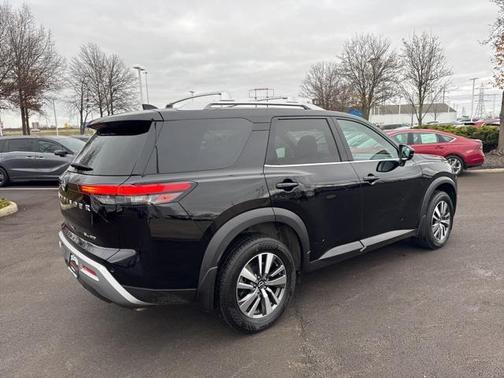2024 Nissan Pathfinder SL 4WD