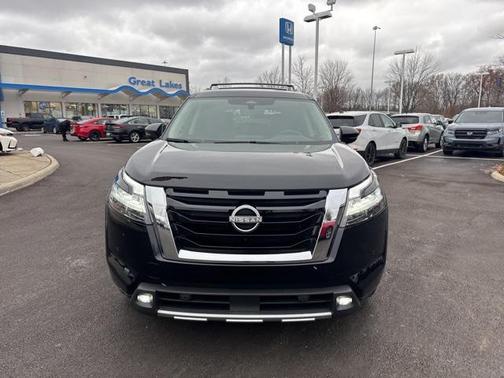 2024 Nissan Pathfinder SL 4WD