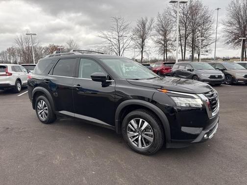 2024 Nissan Pathfinder SL 4WD