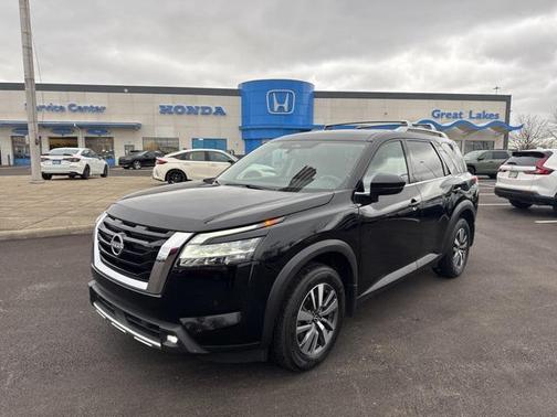 2024 Nissan Pathfinder SL 4WD