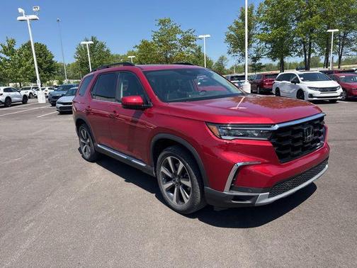 Radiant Red Metallic II 2025 Honda Pilot Touring 8-Passenger