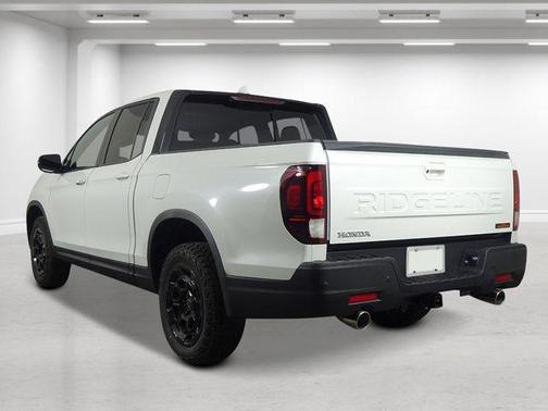 Platinum White Pearl 2026 Honda Ridgeline TrailSport+