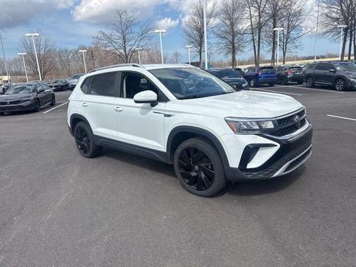 2024 Volkswagen Taos 1.5T SE