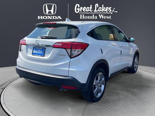 Platinum White Pearl 2022 Honda HR-V LX