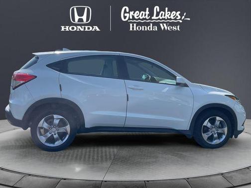 Platinum White Pearl 2022 Honda HR-V LX