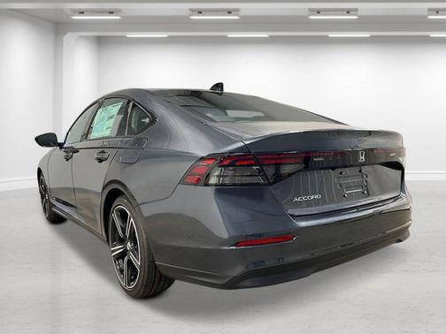Meteorite Gray Metallic 2026 Honda Accord SE