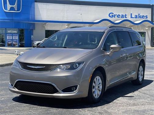 Photo 1 of 24 of 2017 Chrysler Pacifica Touring-L