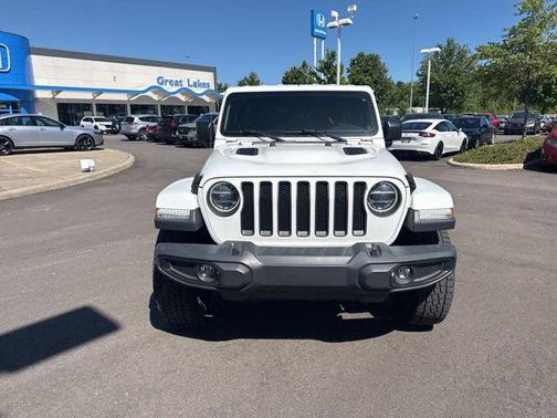 Bright White Clearcoat 2019 Jeep Wrangler Unlimited Sahara