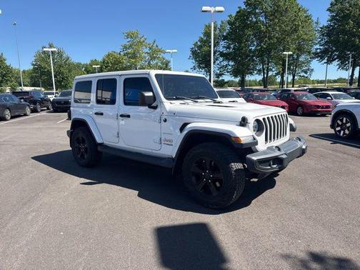 Bright White Clearcoat 2019 Jeep Wrangler Unlimited Sahara