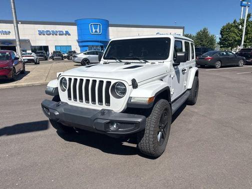 Bright White Clearcoat 2019 Jeep Wrangler Unlimited Sahara