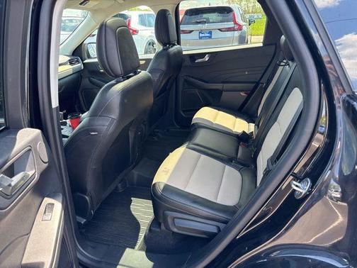 Agate Black Metallic 2021 Ford Escape Titanium