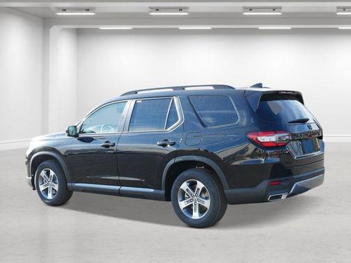 Crystal Black Pearl 2026 Honda Pilot EX-L
