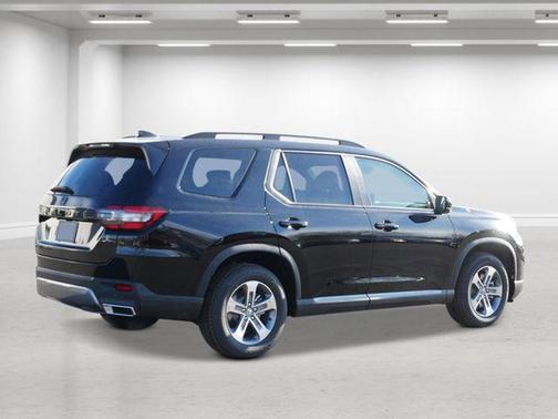 Crystal Black Pearl 2026 Honda Pilot EX-L