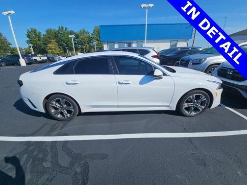 2022 Kia K5 LXS