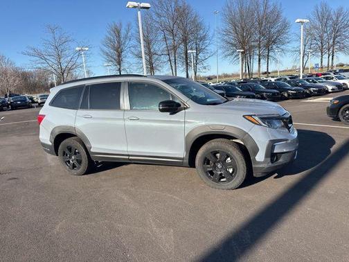 Sonic Gray Pearl 2022 Honda Pilot AWD TrailSport