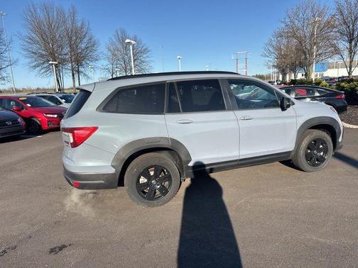 Sonic Gray Pearl 2022 Honda Pilot AWD TrailSport