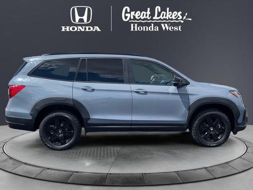 Sonic Gray Pearl 2022 Honda Pilot AWD TrailSport