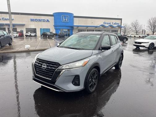 2023 Nissan Kicks SR