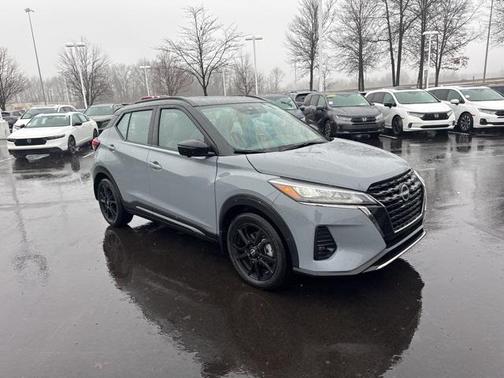 2023 Nissan Kicks SR