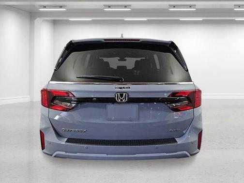 Sonic Gray Pearl 2026 Honda Odyssey Elite