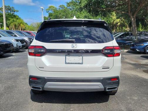 Platinum White Pearl 2024 Honda Pilot Touring