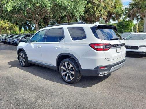 Platinum White Pearl 2024 Honda Pilot Touring
