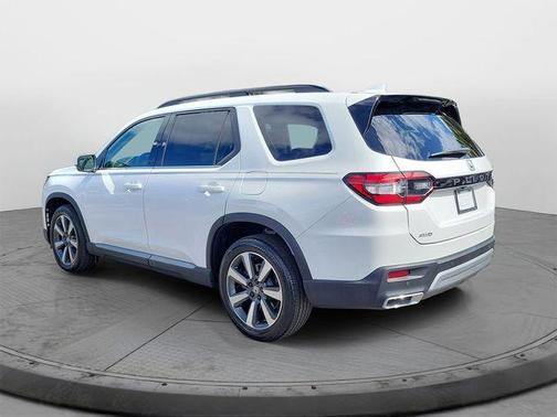 Platinum White Pearl 2024 Honda Pilot Touring