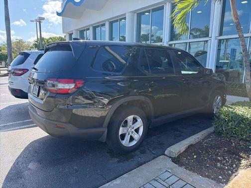 Crystal Black Pearl 2023 Honda Pilot LX