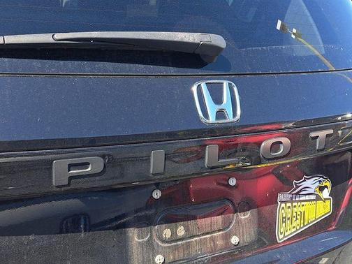 Crystal Black Pearl 2023 Honda Pilot LX