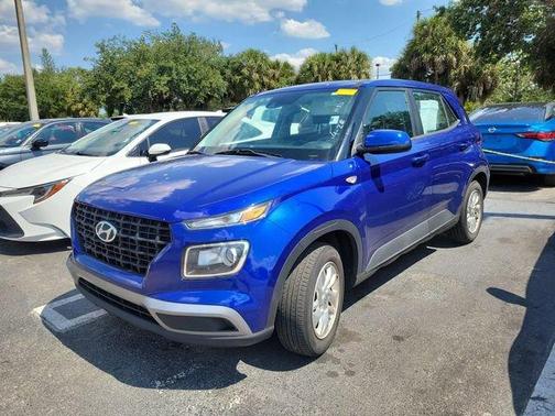 Intense Blue 2022 Hyundai VENUE SE