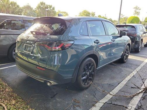 Pearl 2025 Honda HR-V Sport