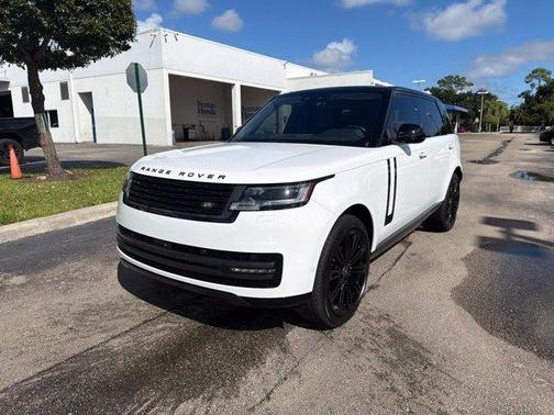 Fuji White 2025 Land Rover Range Rover P400 SE 7 Seat